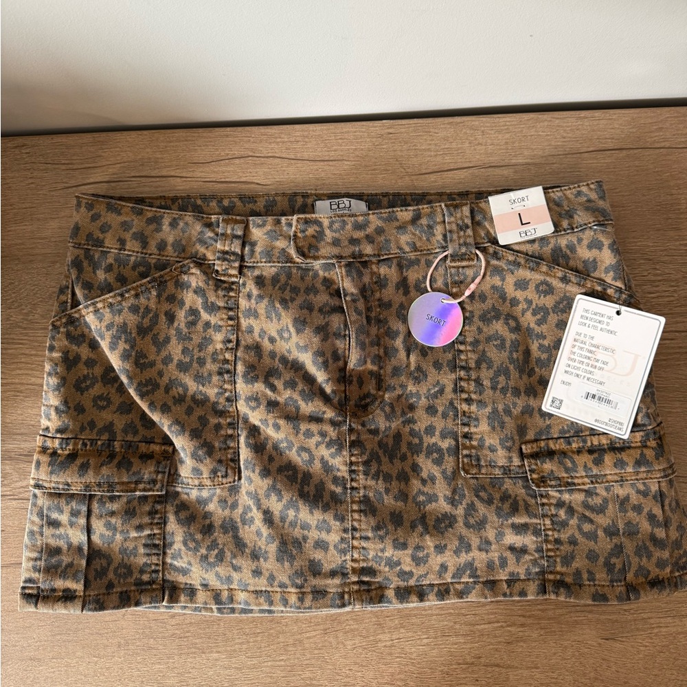 BBJ Los Angelos Leopard Print Skort, NWT